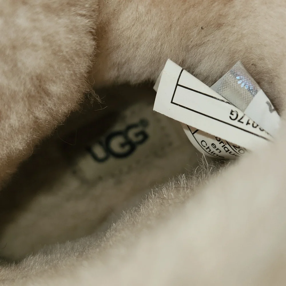 UGG Black Leather Boots with Shearling Toddler Size 4/5 - Picture 6 of 11